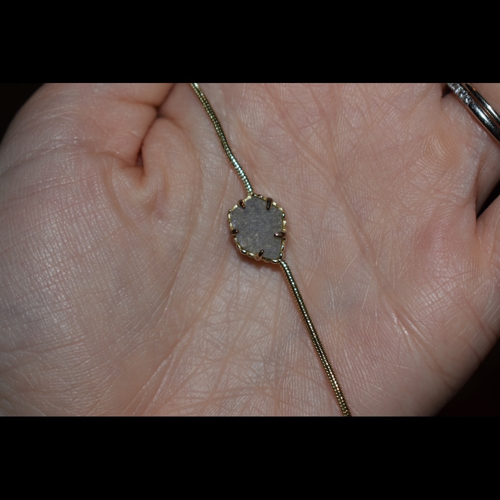Short Kendra Scott necklace